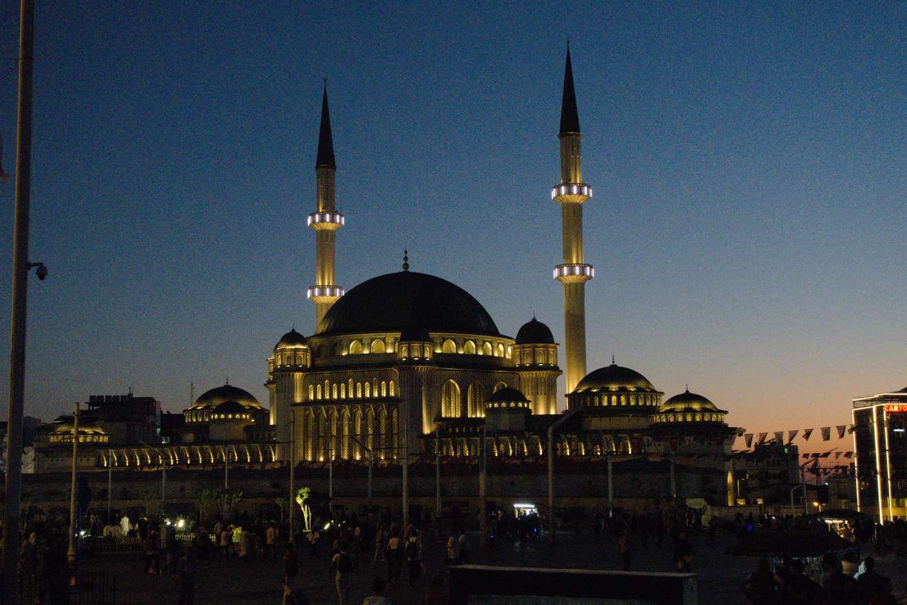 Moschee bei Nacht